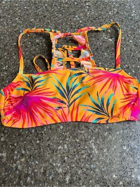 Xhilaration Ruffle Back Multicolor Tropical Bralette Bikini Top Size M Beach EUC